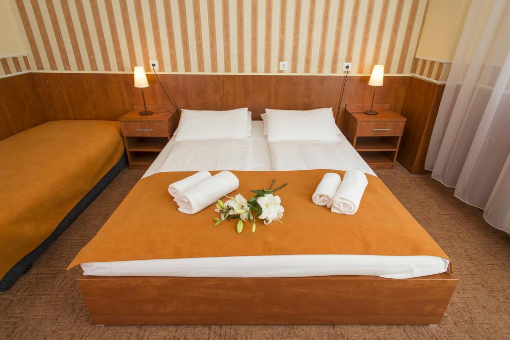 Atlantic Hotel Budapest Exterior photo