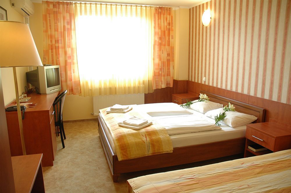 Atlantic Hotel Budapest Exterior photo
