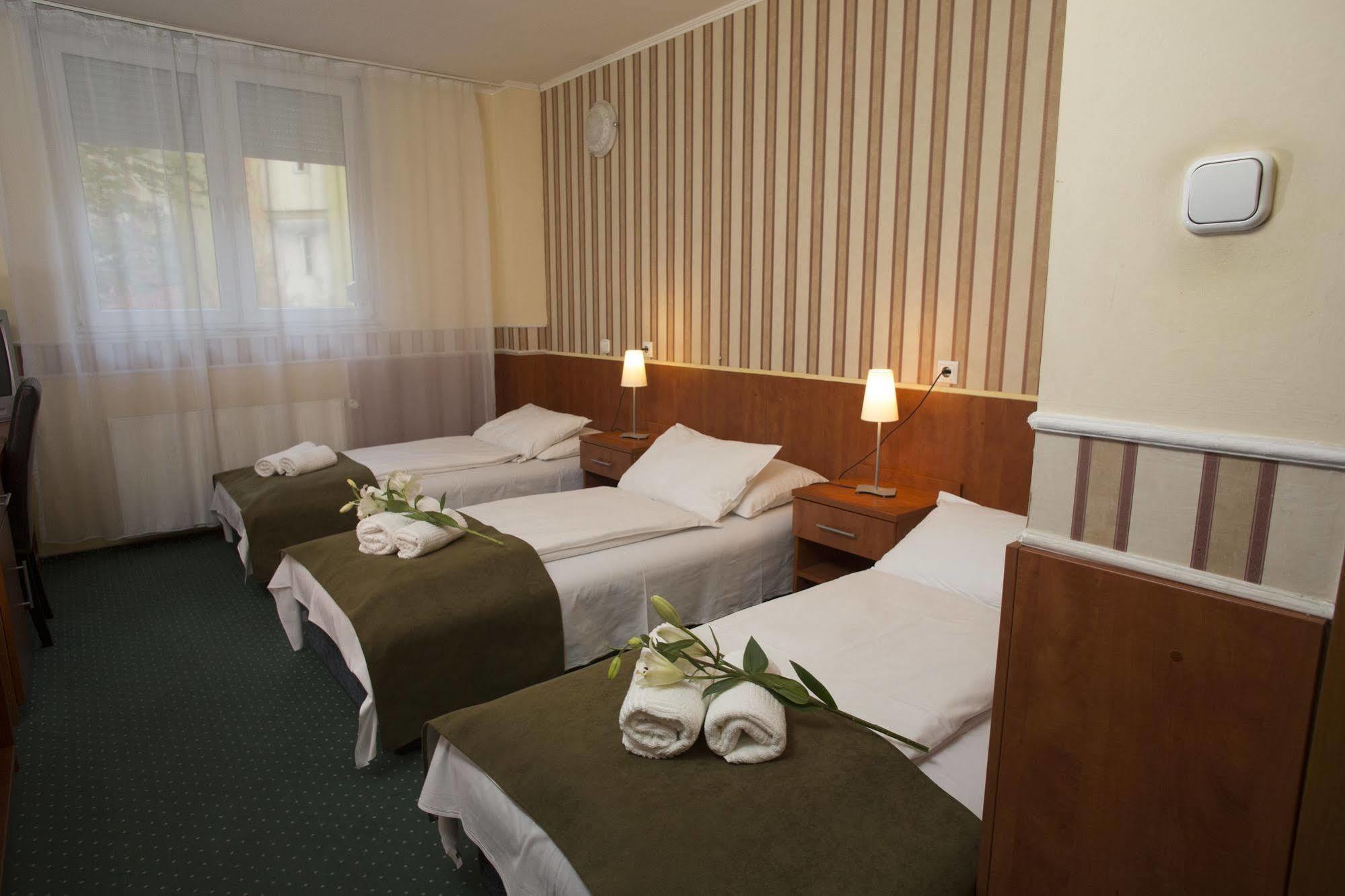Atlantic Hotel Budapest Exterior photo