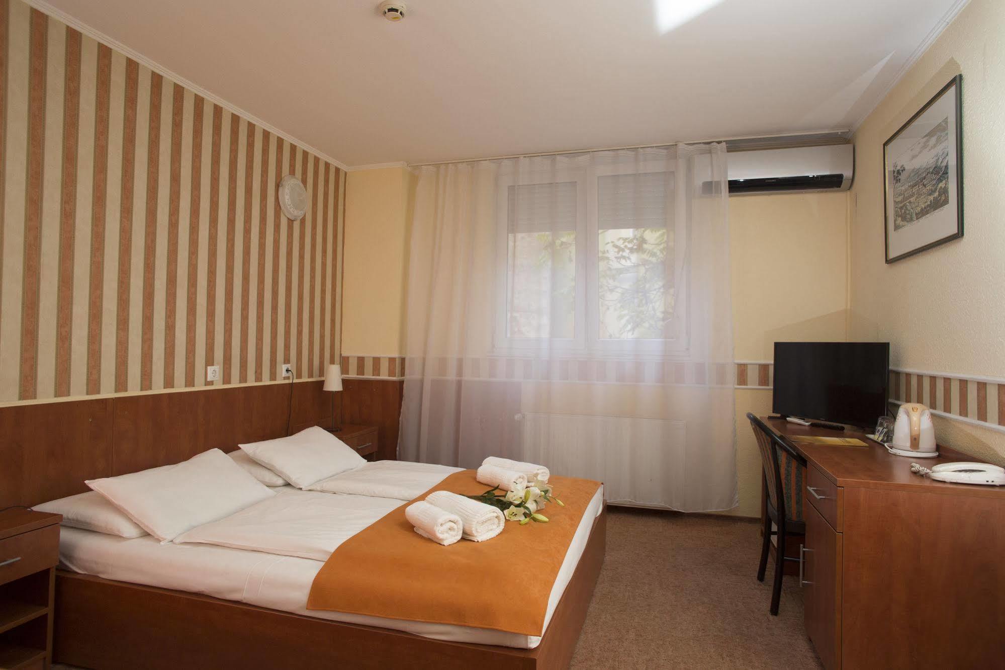 Atlantic Hotel Budapest Exterior photo