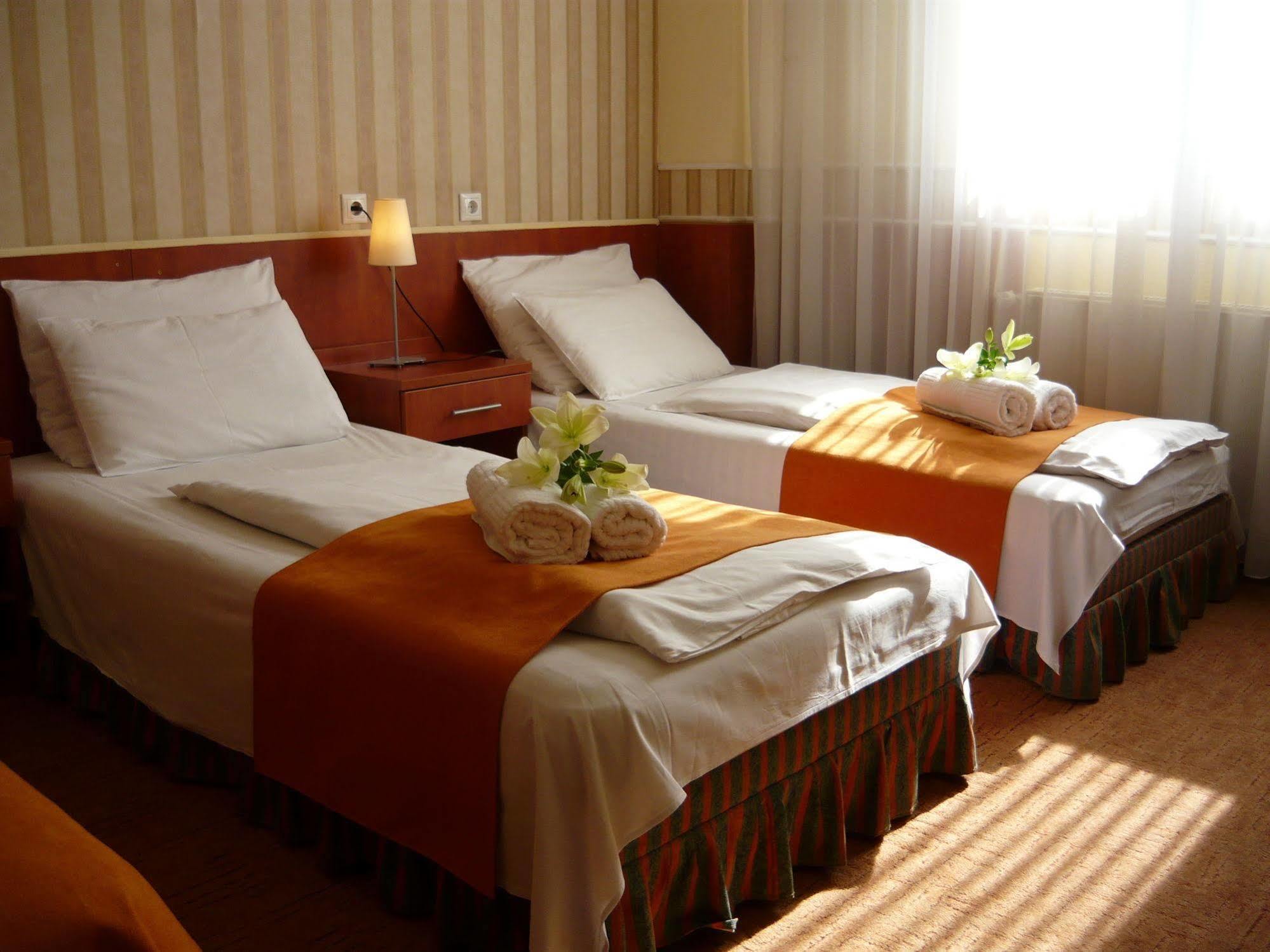 Atlantic Hotel Budapest Exterior photo